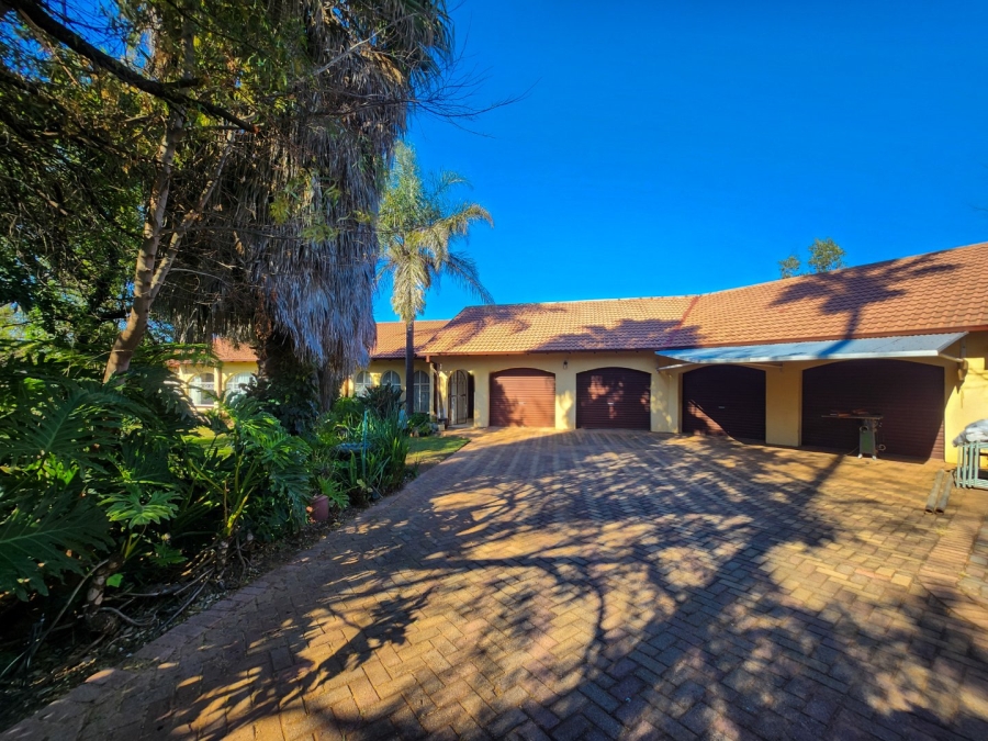 4 Bedroom Property for Sale in Wilkoppies North West